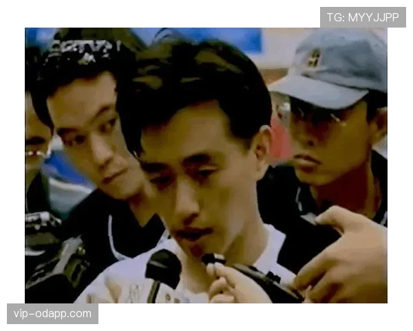 孔令辉拎塑料袋逛菜场，奥运冠军气场被葱香秒杀