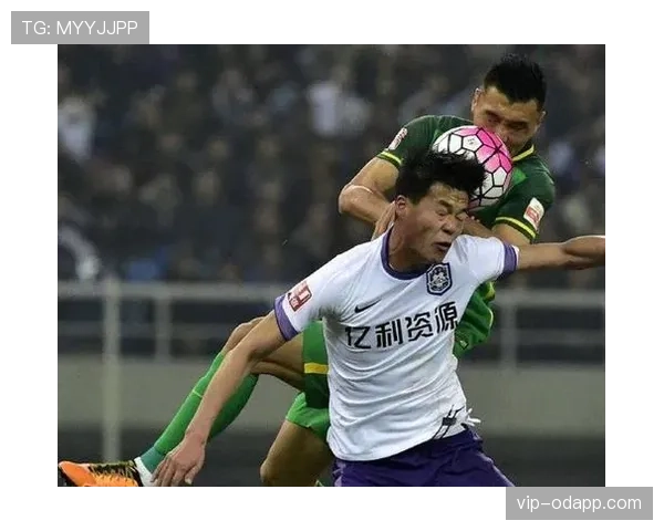 本赛季后场出球转直塞更频繁,锋线压迫强度较上赛季明显提升 本赛季后场出球转直塞更频繁,锋线压迫强度较上赛季明显提升